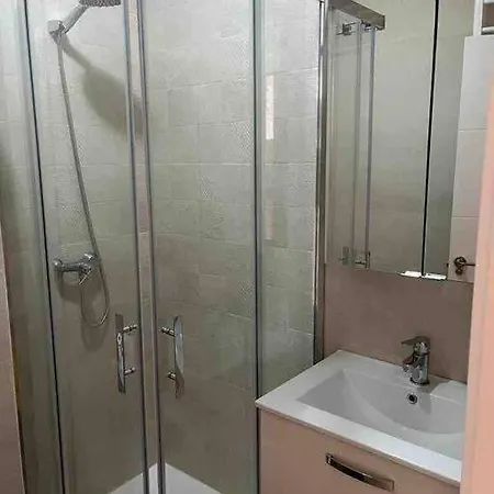 Apartamento Piso 3 Habitaciones, Centro De Hasta 8 Personas *