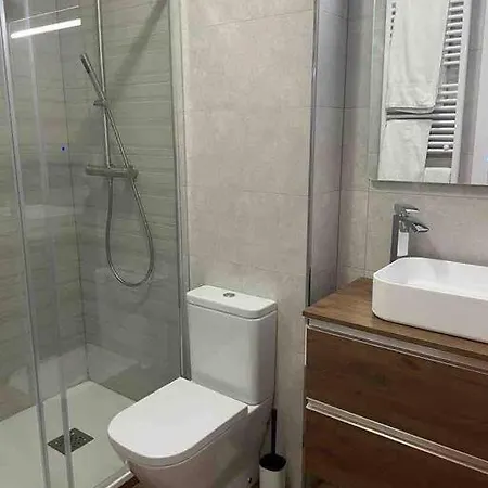 Piso 3 Habitaciones, Centro De Hasta 8 Personas * Коломбрес